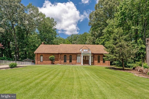 Backyard, Exterior, Facade, Brick Facade, Cape Cod