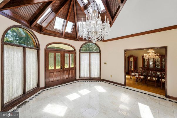 Chandelier, Dining room, Interior, Wooden Beams, Wooden Ceilings