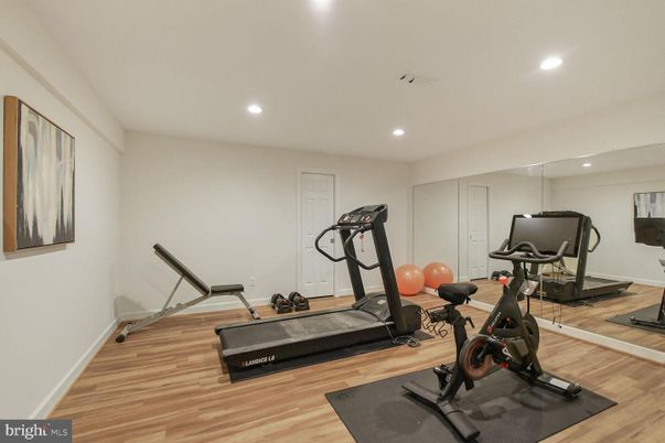 Fitness Equipment, Interior, Recessed Lighting, Wood Texture Flooring