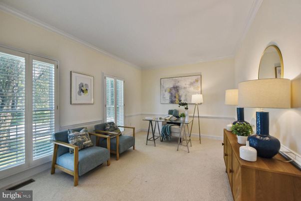 Home Office, Interior
