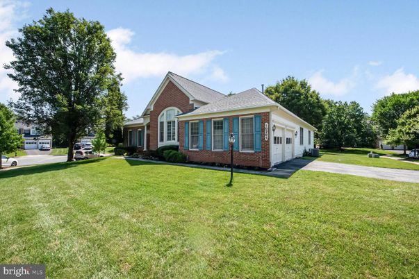Backyard, Exterior, Facade, Brick Facade, Cape Cod