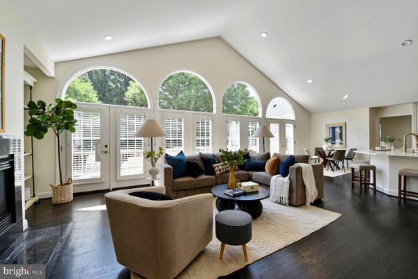 Dining room, Interior, Living room, Recessed Lighting, Wood Texture Flooring