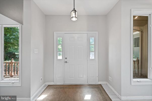 Interior, Pendant Lights, Wood Texture Flooring