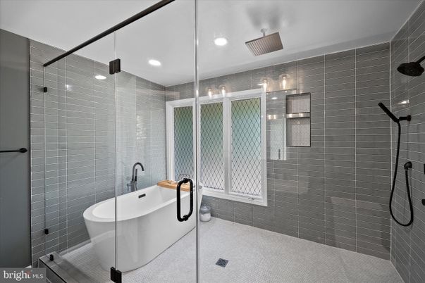 Bathroom, Free Standing Baths, Glass Shower, Interior, Recessed Lighting