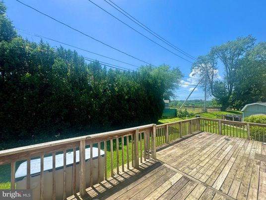 Exterior, Wood Texture Flooring