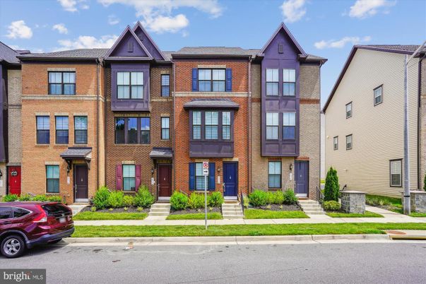 Exterior, Facade, Brick Facade, Rowhouse