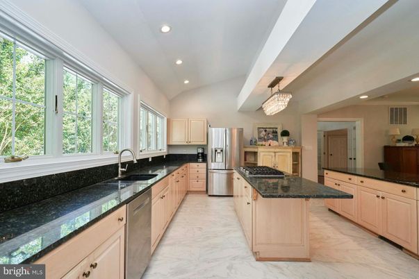 Chandelier, Interior, Kitchen, Marble, Recessed Lighting, Stainless Steel Appliances