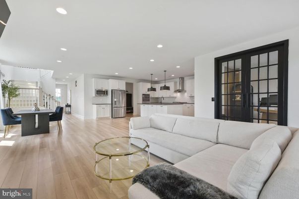 Dining room, Interior, Kitchen, Living room, Pendant Lights, Recessed Lighting, Stainless Steel Appliances, Wood Texture Flooring