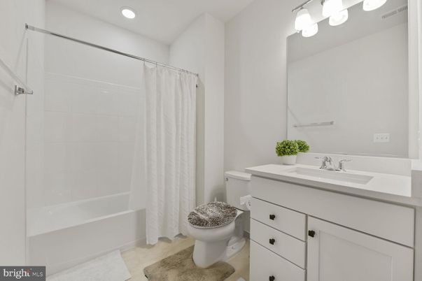 Bathroom, Interior, Recessed Lighting
