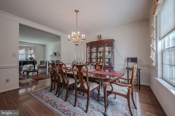 Chandelier, Dining room, Fireplace, Interior, Wood Texture Flooring