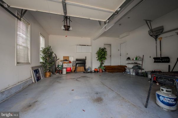 Garage, Interior