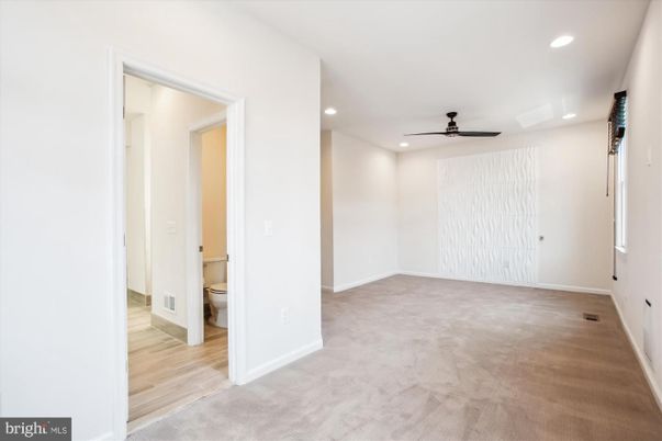 Bathroom, Empty room, Interior, Recessed Lighting