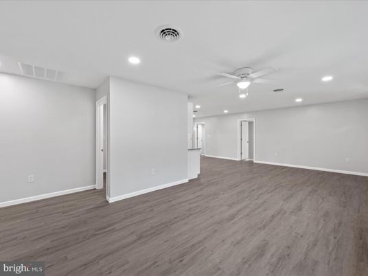 Empty room, Interior, Recessed Lighting, Wood Texture Flooring