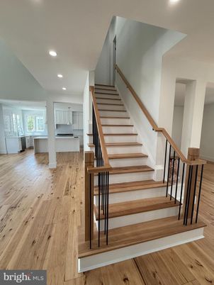 Interior, Recessed Lighting, Wood Texture Flooring