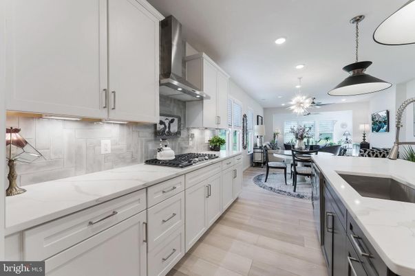 Dining room, Interior, Kitchen, Pendant Lights, Recessed Lighting, Wood Texture Flooring