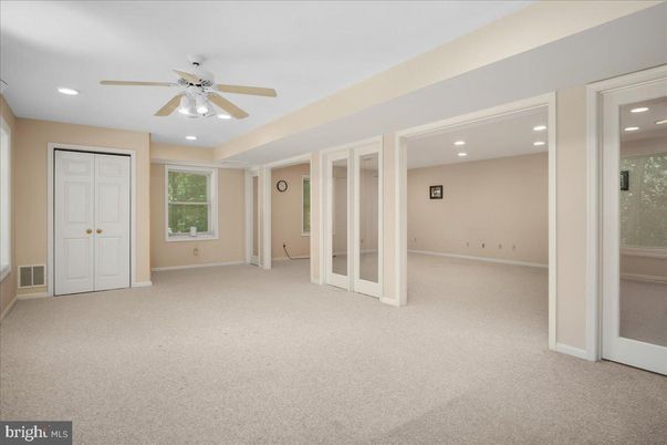 Empty room, Interior, Recessed Lighting