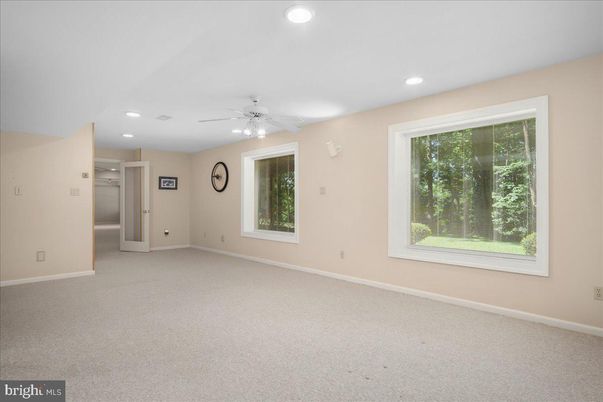 Empty room, Interior, Recessed Lighting
