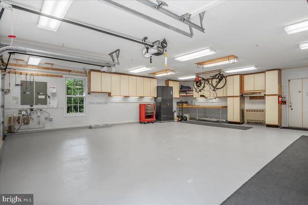 Garage, Interior