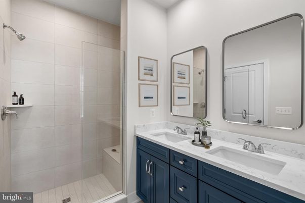 Bathroom, Dual Sink Vanities, Interior