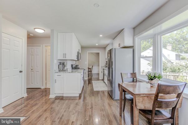 Dining room, Interior, Kitchen, Recessed Lighting, Wood Texture Flooring