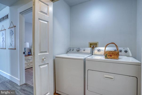 Interior, Utility Closets, Washer, Wood Texture Flooring