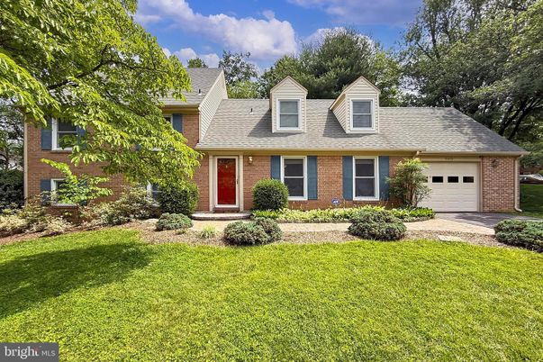 Attached, Exterior, Facade, Brick Facade, Cape Cod
