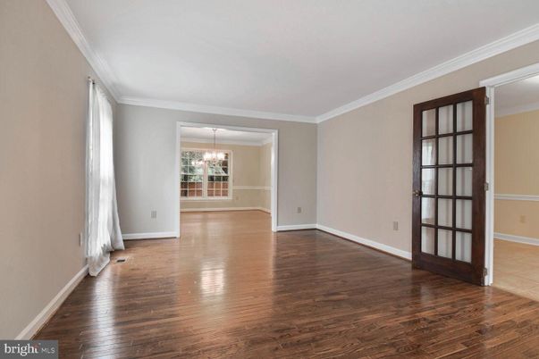 Chandelier, Empty room, Interior, Wood Texture Flooring
