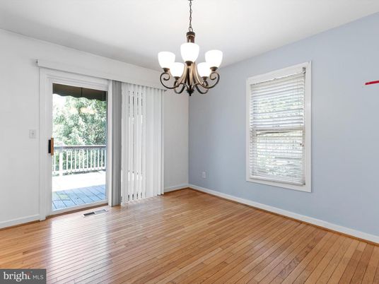 Chandelier, Empty room, Interior, Wood Texture Flooring