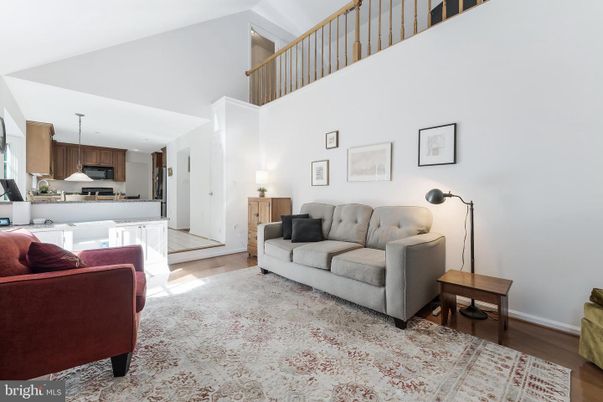 Interior, Kitchen, Living room, Pendant Lights, Wood Texture Flooring