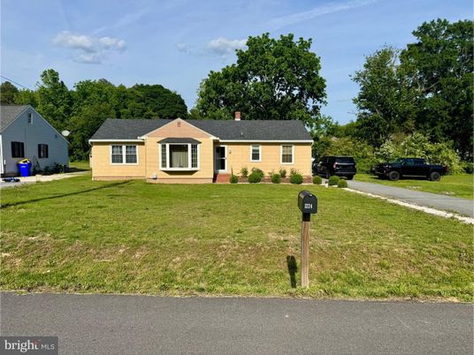 Exterior, Facade, Cape Cod