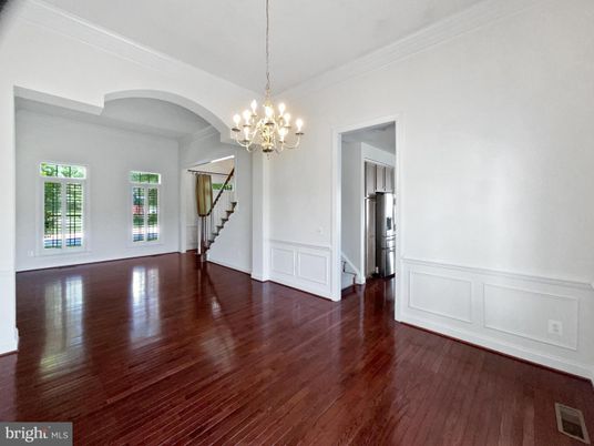 Chandelier, Empty room, Interior, Wood Texture Flooring