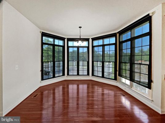 Empty room, Interior, Pendant Lights, Wood Texture Flooring