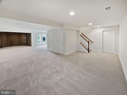 Empty room, Interior, Recessed Lighting