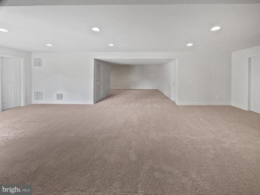 Empty room, Interior, Recessed Lighting