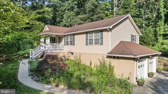 Detached Garage, Exterior