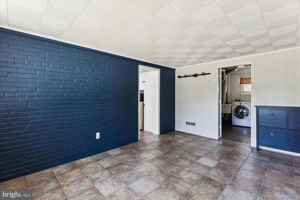 Empty room, Interior, Washer