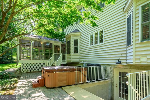 Exterior, Hot Tub