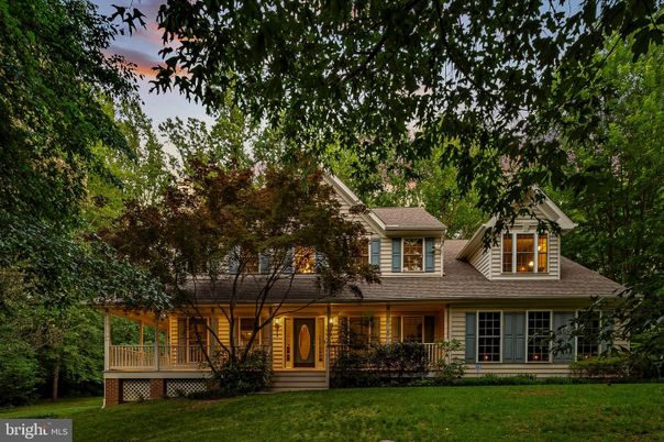 Exterior, Facade, Cape Cod