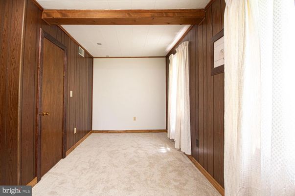 Empty room, Interior, Wooden Beams
