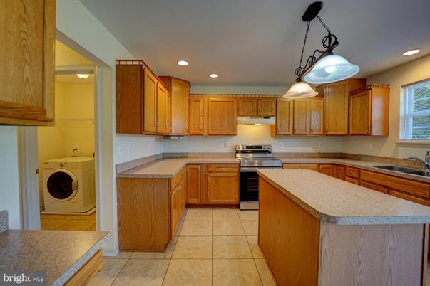 Interior, Kitchen, Pendant Lights, Recessed Lighting, Washer