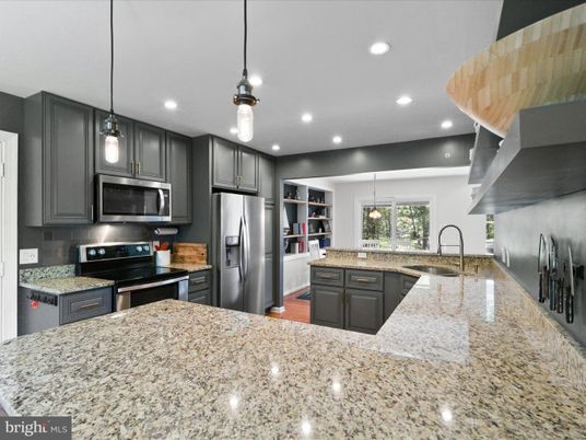 Interior, Kitchen, Pendant Lights, Recessed Lighting, Stainless Steel Appliances
