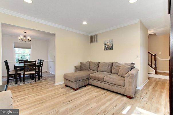 Chandelier, Dining room, Interior, Recessed Lighting, Wood Texture Flooring