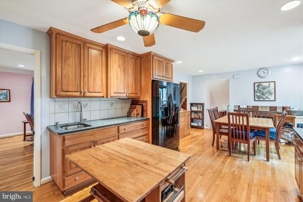 Dining room, Interior, Kitchen, Recessed Lighting, Wood Texture Flooring