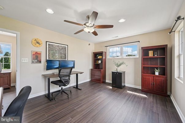 Home Office, Interior, Recessed Lighting, Wood Texture Flooring