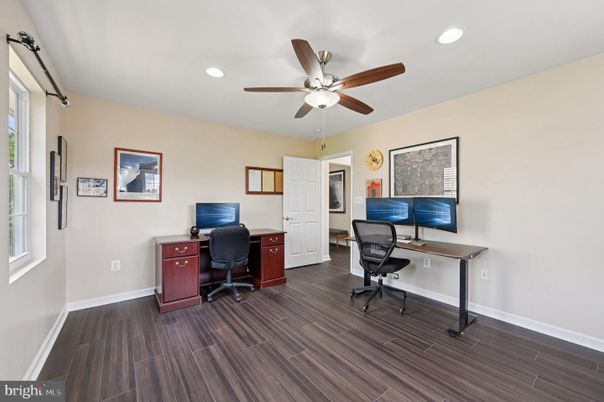 Home Office, Interior, Recessed Lighting, Wood Texture Flooring