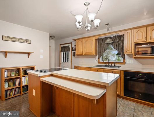 Chandelier, Interior, Kitchen