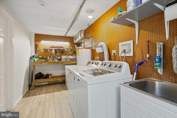 Interior, Washer, Wood Texture Flooring, Wooden Walls