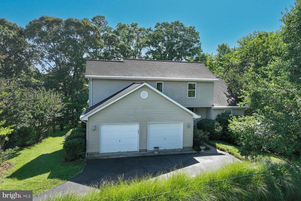 Detached Garage, Exterior