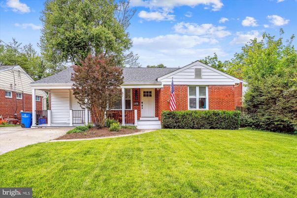 Attached, Exterior, Facade, Brick Facade, Ranch