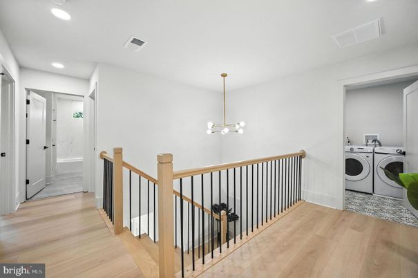 Interior, Recessed Lighting, Washer, Wood Texture Flooring